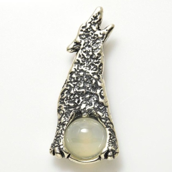 Wellstone Other - Coyote Cactus Pendant .925 Sterling Silver w/ genuine Moonstone gem Made in USA